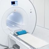  Rezonans magnetyczny ręki (bez kontrastu)