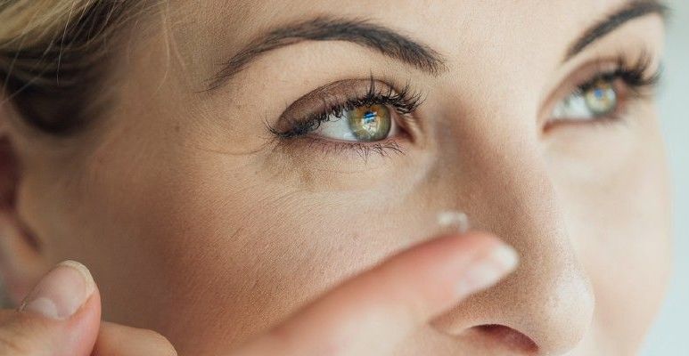 Jak prawidłowo dobrać soczewki kontaktowe?