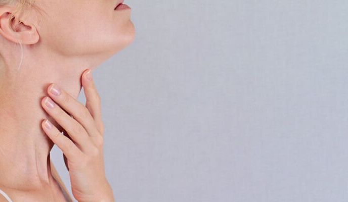 Jakie objawia się niedoczynnosć tarczycy?