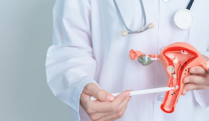 Rak szyjki macicy to nowotwór złośliwy. Badania przesiewowe umożliwiają wczesne wykrycie raka w obrębie szyjki macicy.