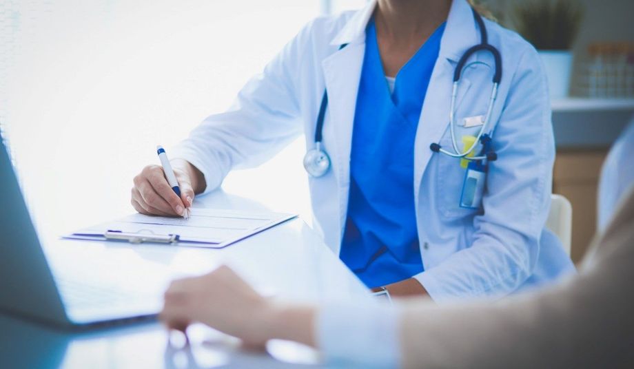 Kim jest internista? Czym się zajmuje?