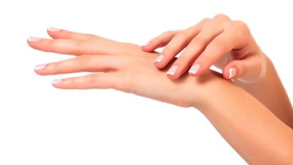 Mezoterapia igłowa rozjaśniająca przebarwienia - dłonie