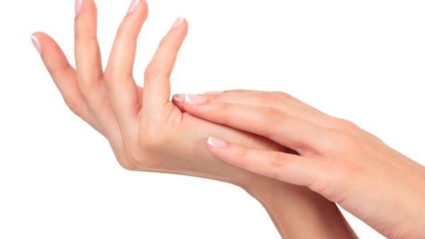 Mezoterapia igłowa nawilżająca - dłonie