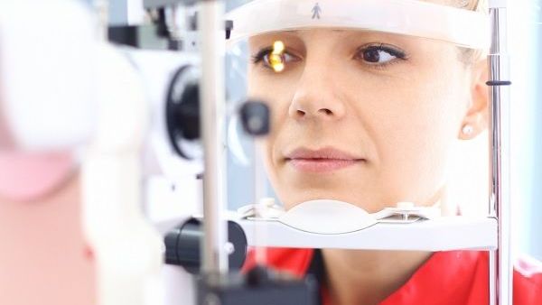 Okulista - wizyta z badaniem dna oka