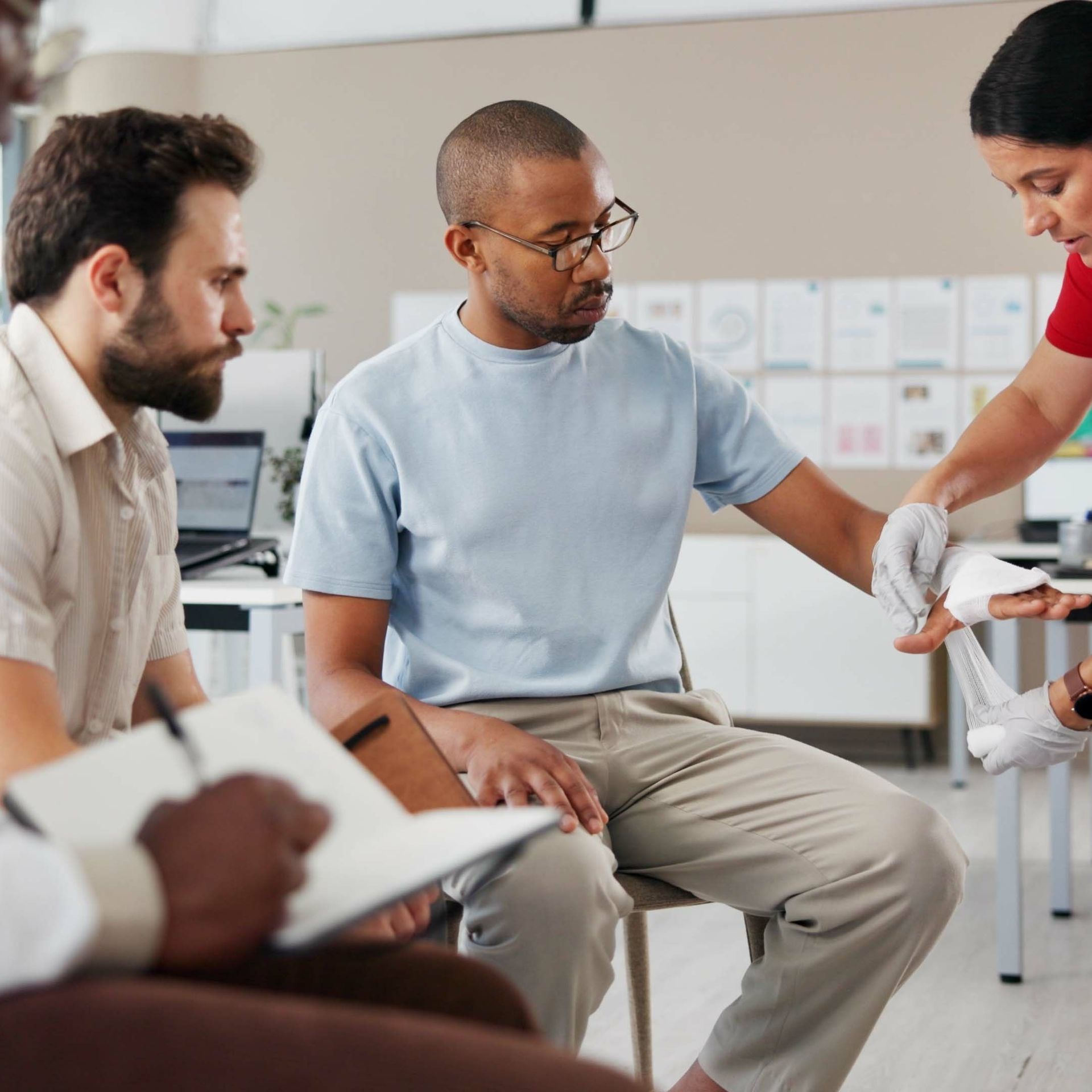 Szkolnie grupowe - Pierwsza Pomoc "Urazy"