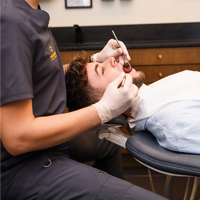 Zadbaj o swój uśmiech z oszczędnością