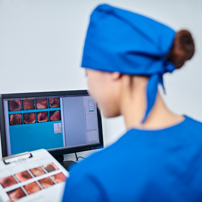 Czym jest gastroskopia ze znieczuleniem z pobraniem wycinków/polipektomią i badaniem histopatologicznym + test Helicobacter pylori?