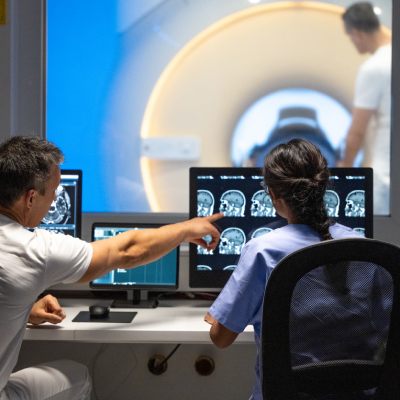 Czym jest rezonans całego ciała z omówieniem wyników?